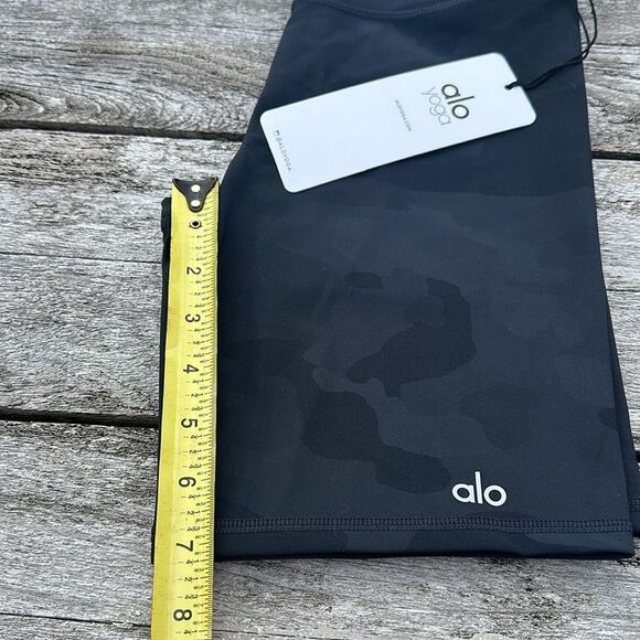 Alo Yoga Vapor Camouflage High Waist Biker Shorts In Black‎ Size XS NWT - Picture 6 of 8